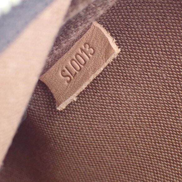 LOUIS VUITTON Pochette Accessoires Hand Bag Monogram Leather BN M51980 99CA004 - Picture 9 of 13